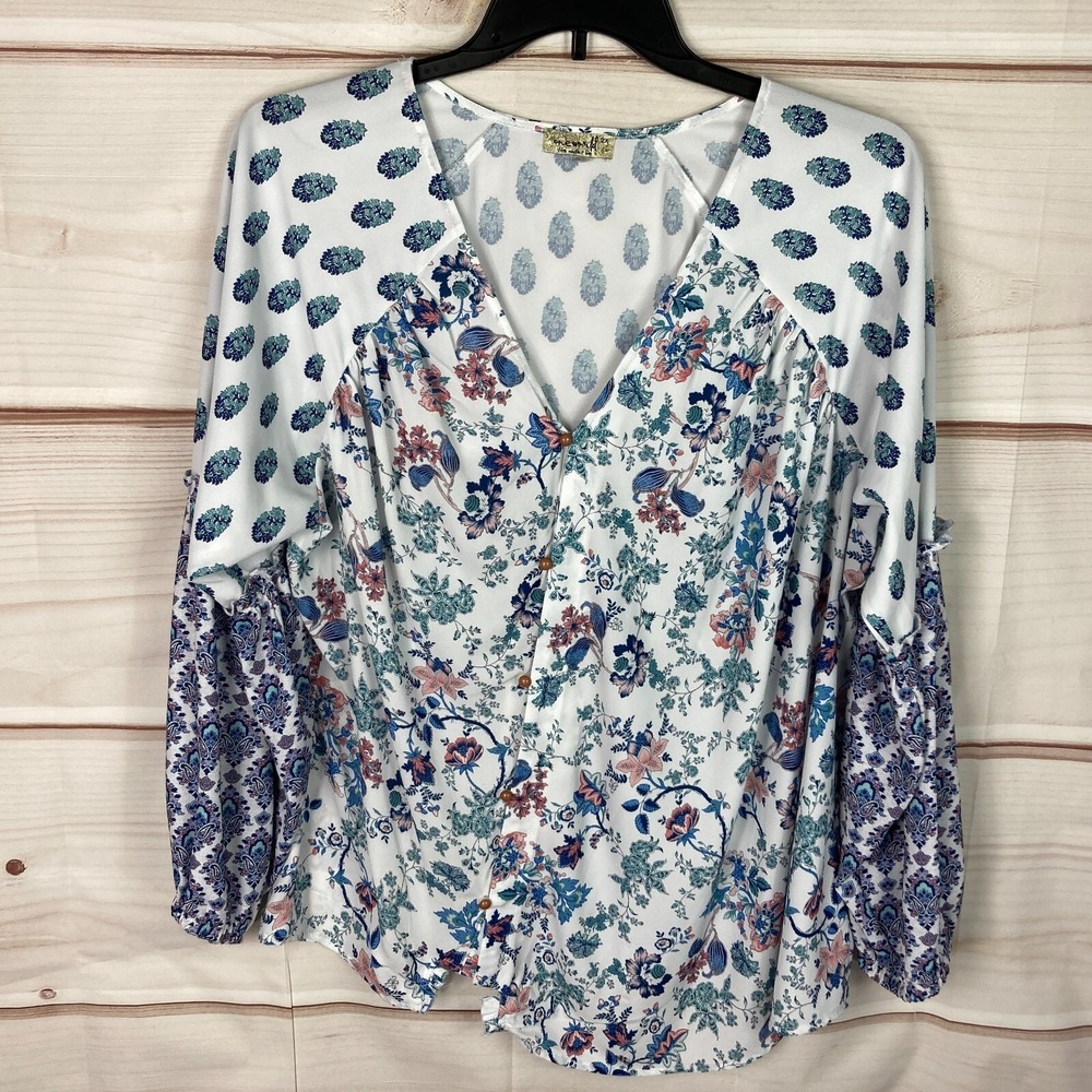 One World Top Womens 2X‎ White Paisley Button Up Blouse Asymmetrical V-Neck